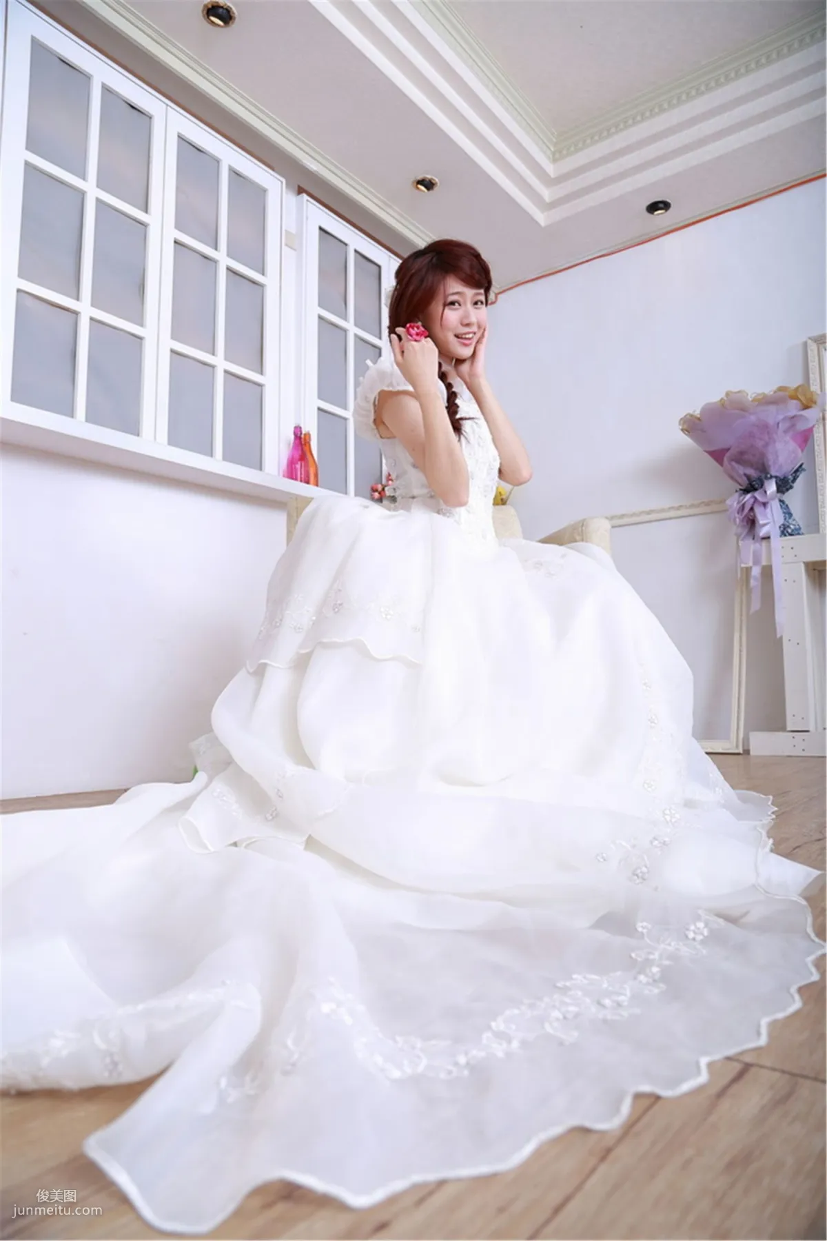 Taiwan Pure Girl Bai Bai / Li Yixuan, Electrical Engineering Girl Wedding Dress Studio Shoot Photo Set photo 18