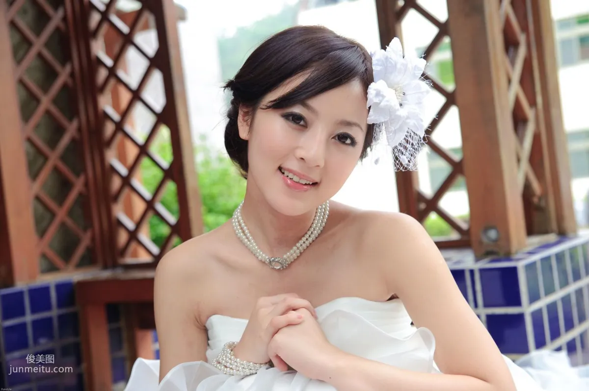 Zhang Kaijie / Zhang Yunfei "Sun Moon Lake + Paper Church (Wedding Dress)" Photo Set photo 13