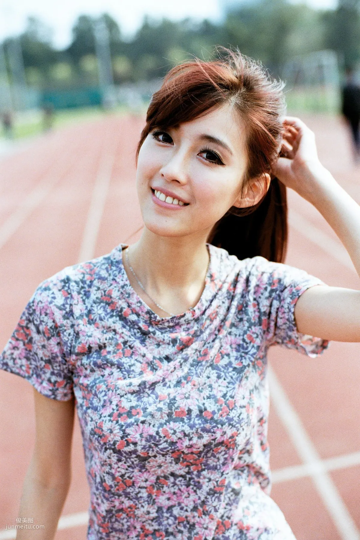 Kila Jingjing/Jin Yunqiao, Campus Beautiful Shoot Series Pictures Photo Collection photo 19