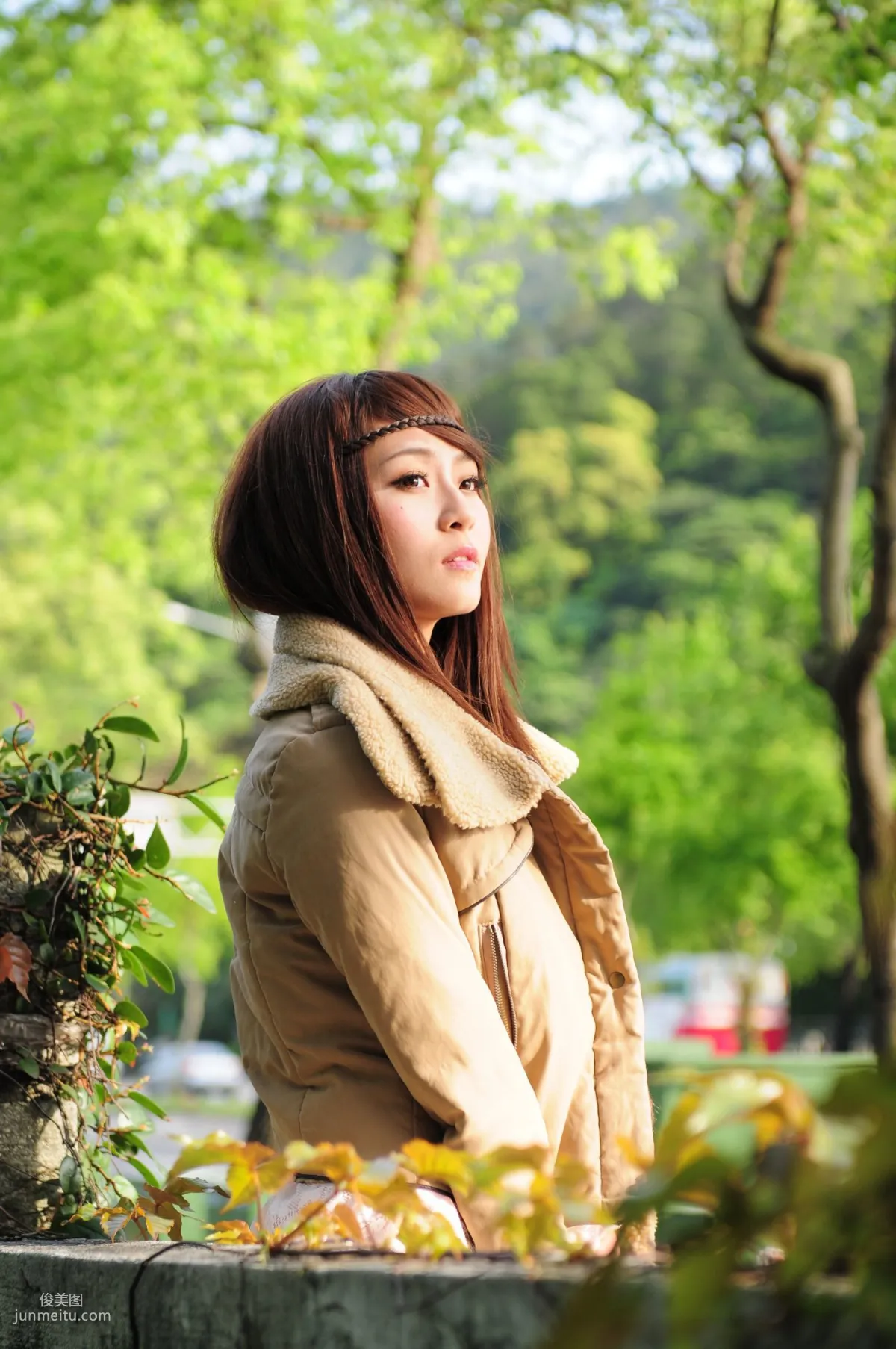 Winnie Xiaoxue / Zhuang Wenni, Tight Jeans Series Outdoor Shoot Photo Set photo 25