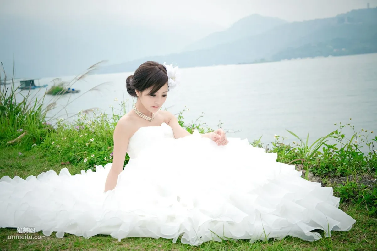 Zhang Kaijie / Zhang Yunfei "Sun Moon Lake + Paper Church (Wedding Dress)" Photo Set photo 29