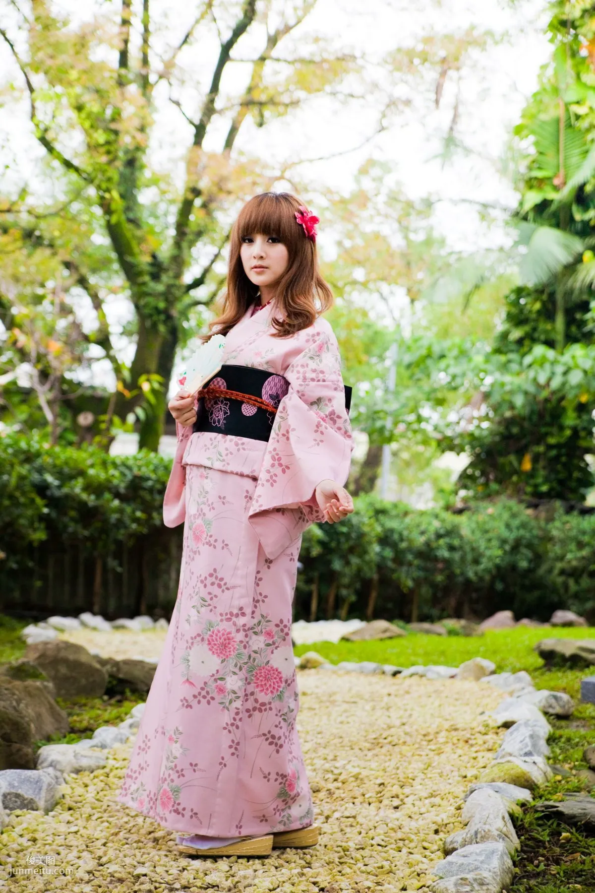 果子、小品、兔兔(品果兔)《宜蘭和服遊拍》写真集1