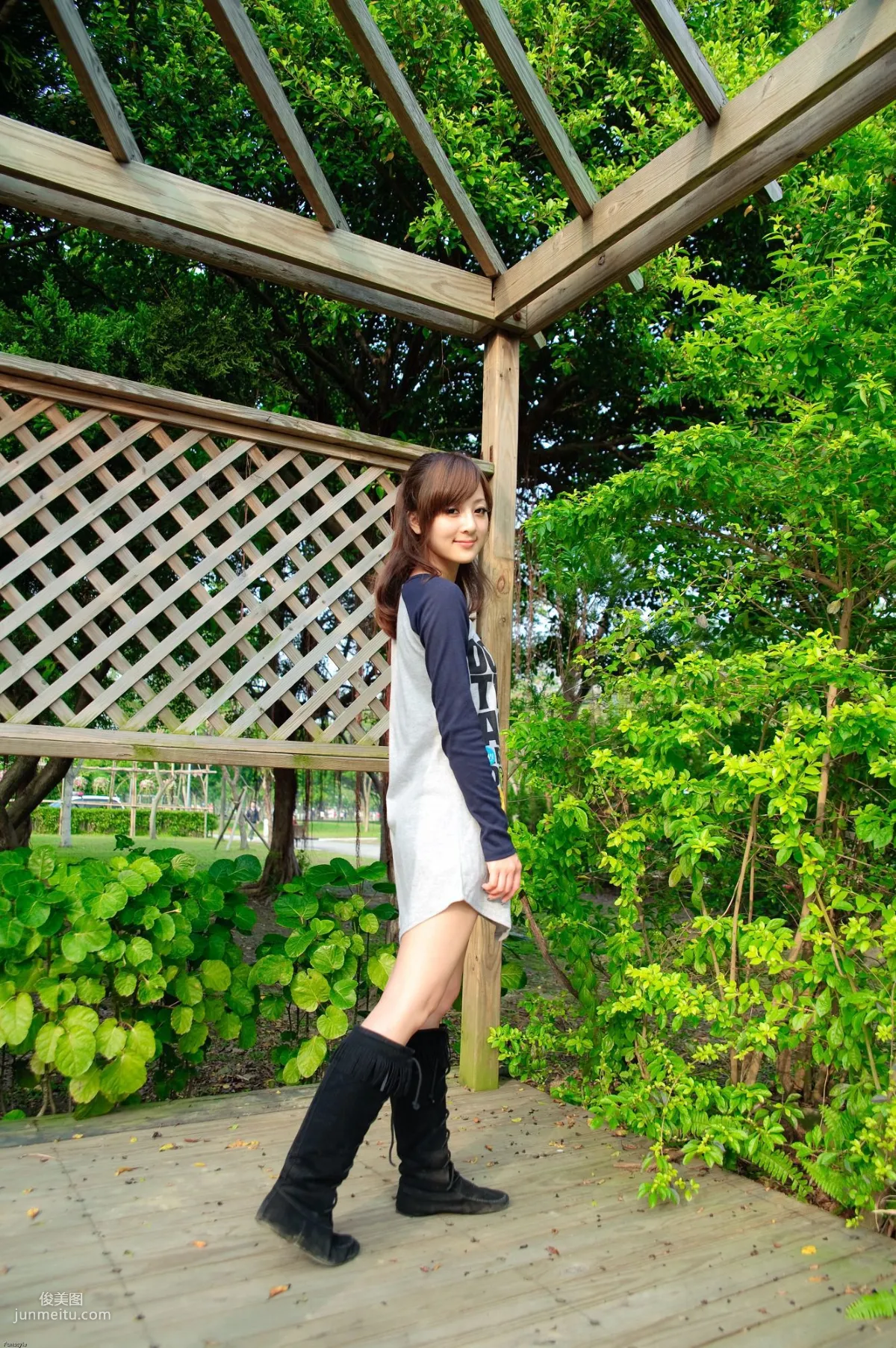Guo Zi MM/Zhang Kaijie, Sisi South Village + Daan Forest Park Outdoor Shoot Photo Set photo 23
