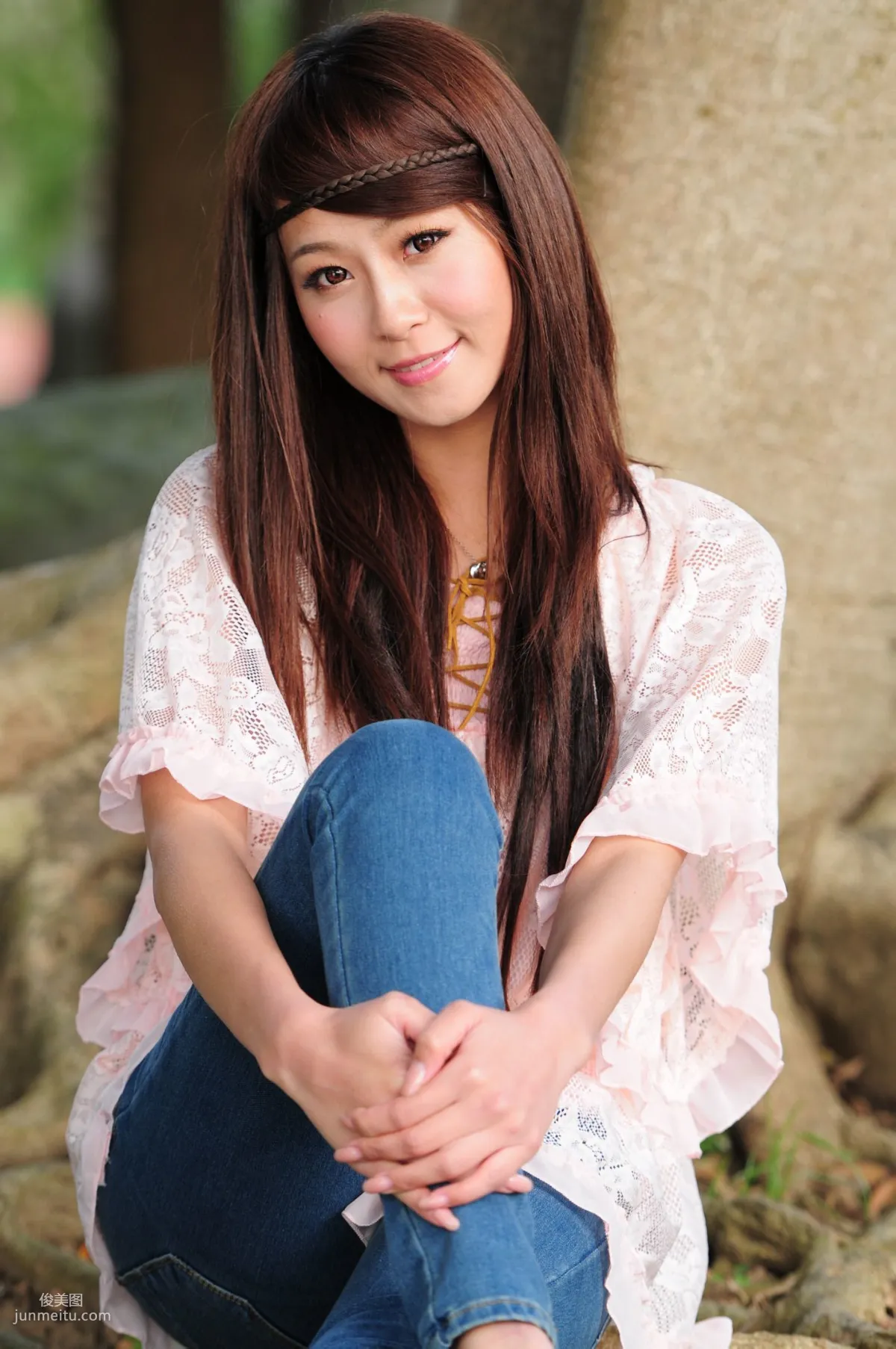 Winnie Xiaoxue / Zhuang Wenni, Tight Jeans Series Outdoor Shoot Photo Set photo 45