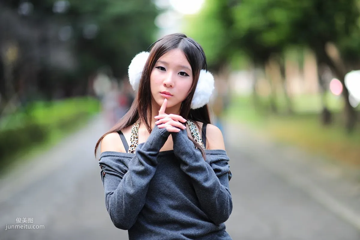 台湾黑丝芭比娃娃美女外拍写真集35