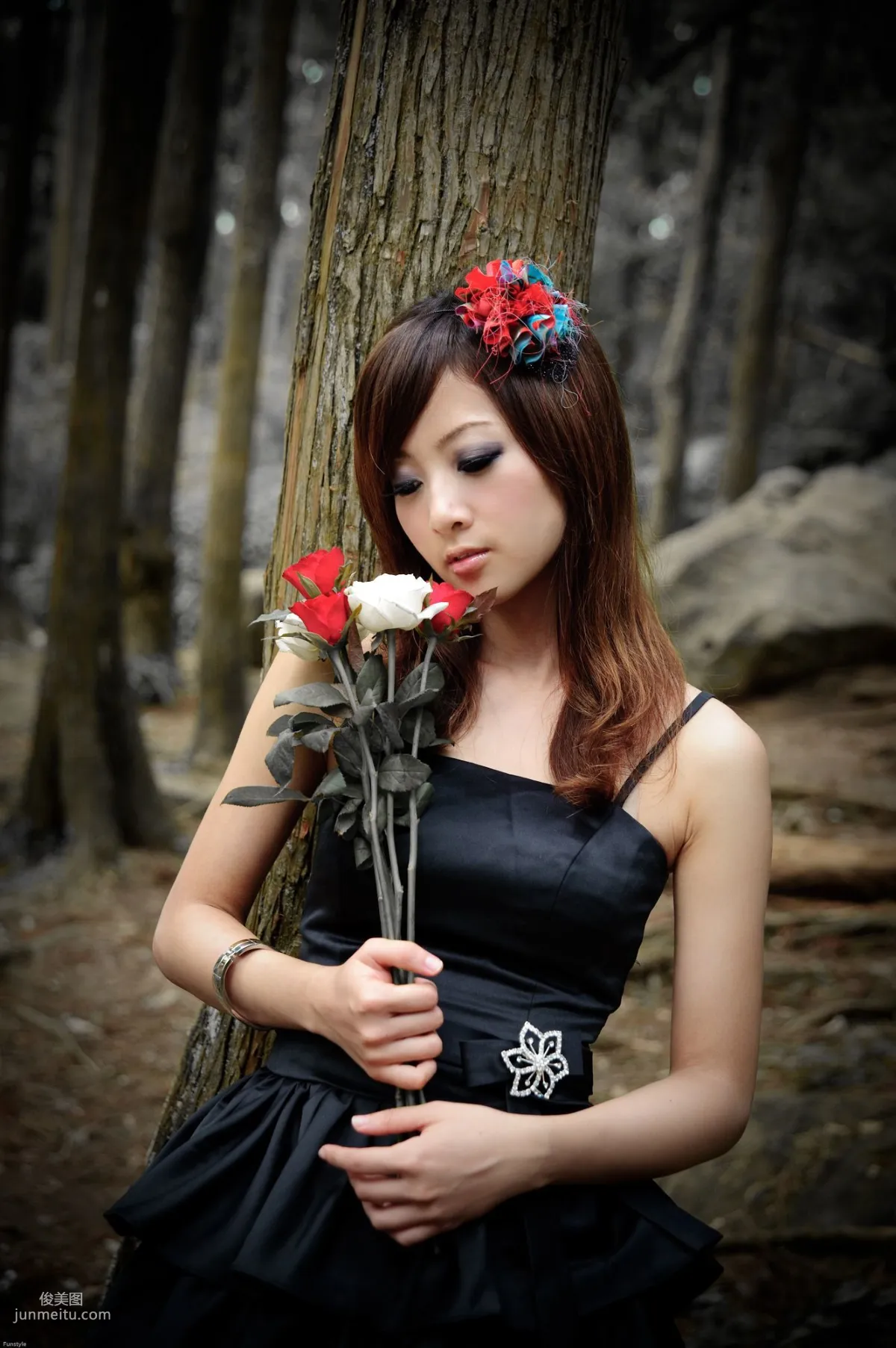 Guo Zi MM/Mikako White Waltz + Black Obsession Outdoor Photo Set photo 92