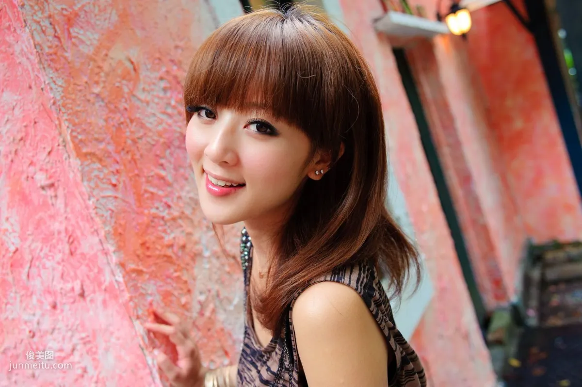 Zhang Kaijie / Mikako, Montmartre Cafe Outdoor Shoot Photo Set photo 43