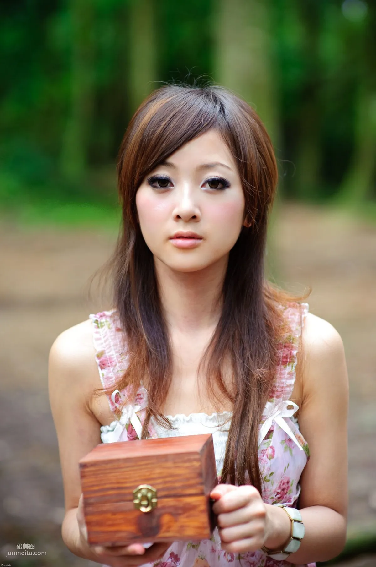 Guo Zi MM/Mikako White Waltz + Black Obsession Outdoor Photo Set photo 12