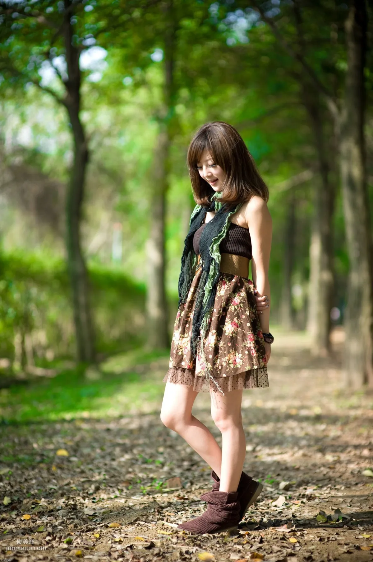 Guo Zi MM/Zhang Kaijie, Sisi South Village + Daan Forest Park Outdoor Shoot Photo Set photo 13