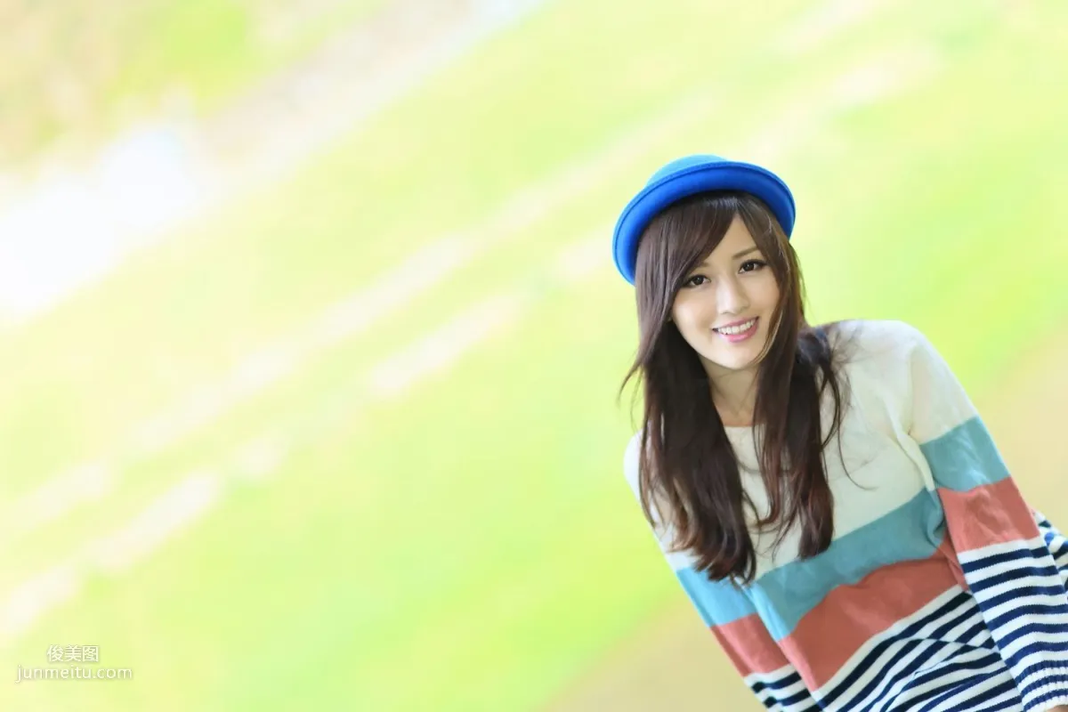 Taiwan Beauty Liang Yi-chan, Shuangxi Park Outdoor Shoot Photo Set photo 17