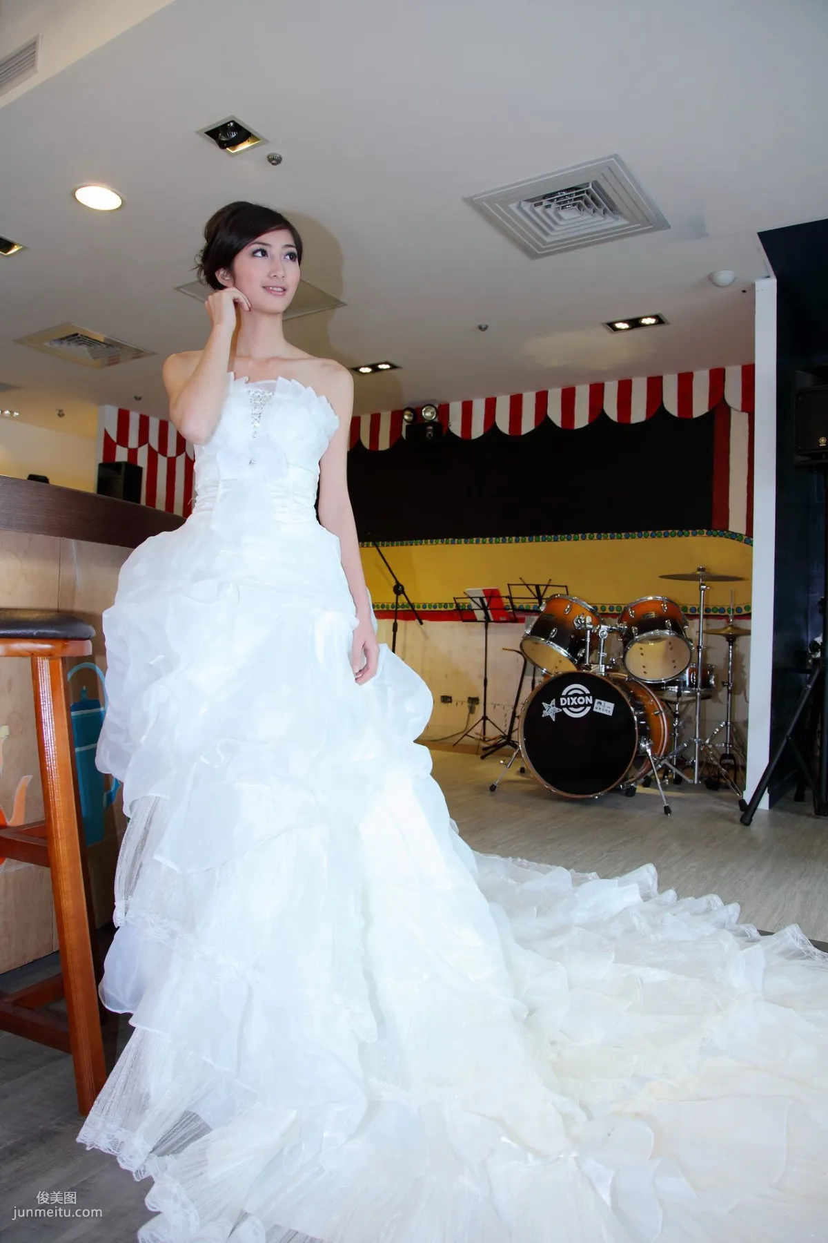 Taiwan Elegant Beauty Emily, Beautiful White Wedding Dress Photo Set photo 12