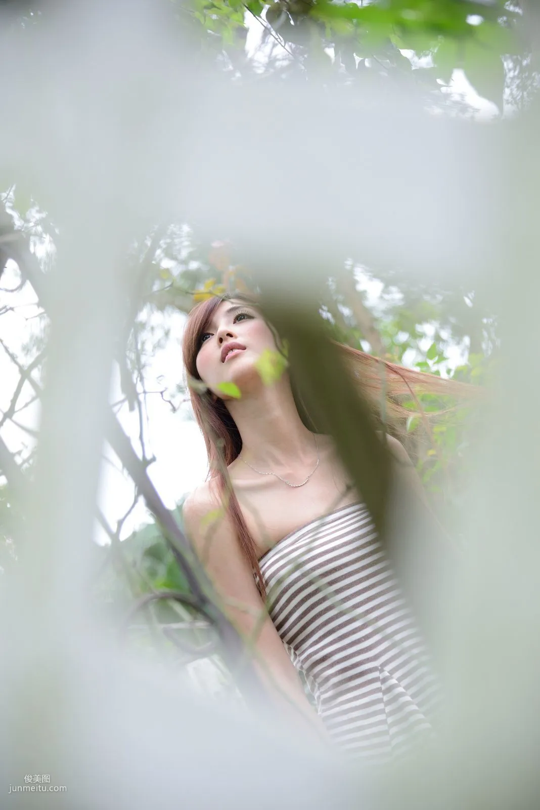 Liao Tingling, Kila Jingjing, Super Short Mini Skirt Series Outdoor Photo Set photo 48