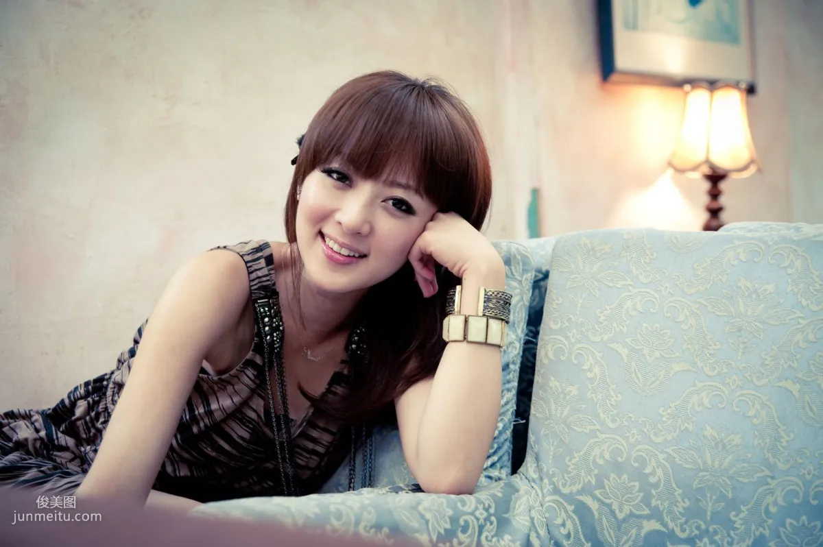 Zhang Kaijie / Mikako, Montmartre Cafe Outdoor Shoot Photo Set photo 34