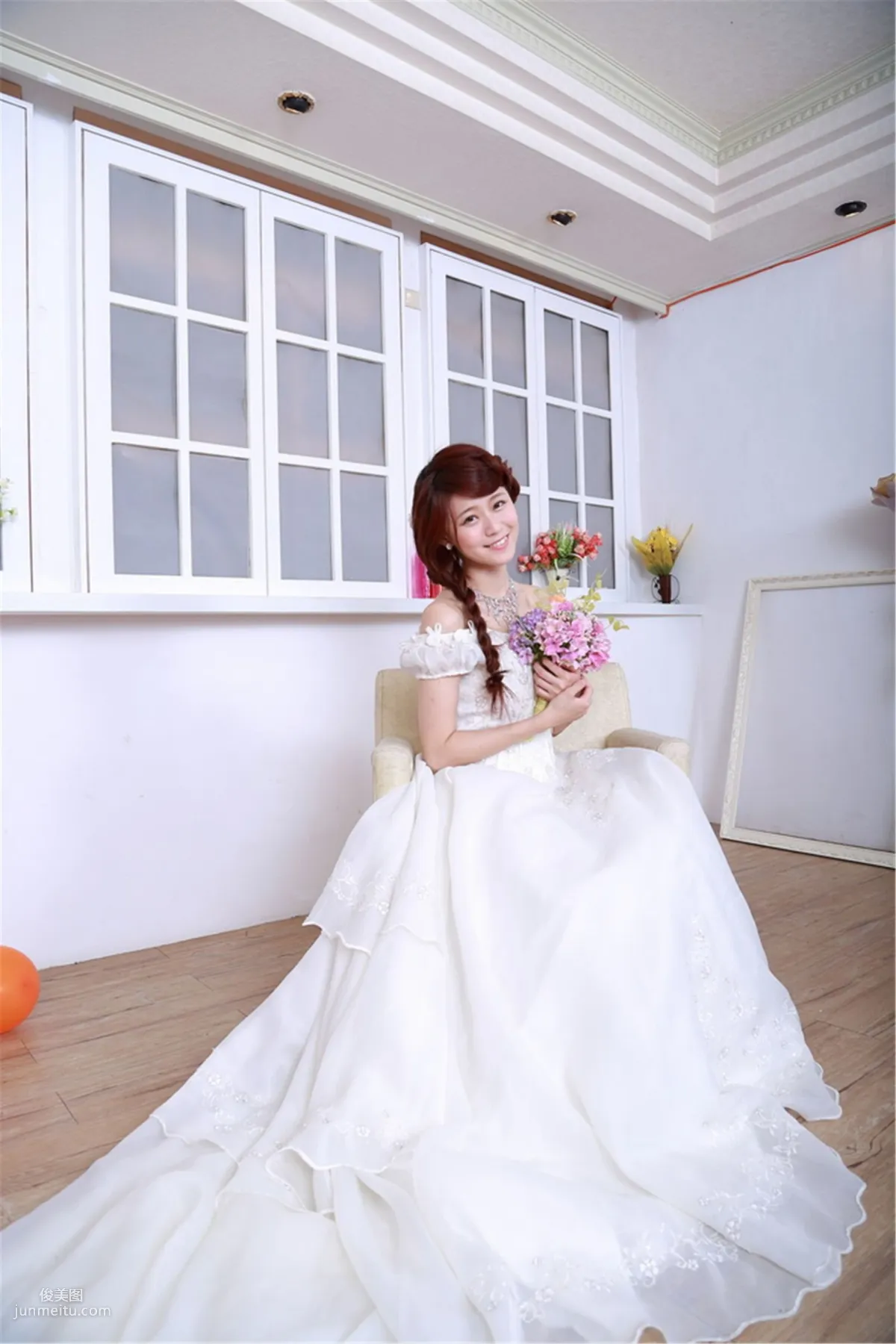Taiwan Pure Girl Bai Bai / Li Yixuan, Electrical Engineering Girl Wedding Dress Studio Shoot Photo Set photo 10
