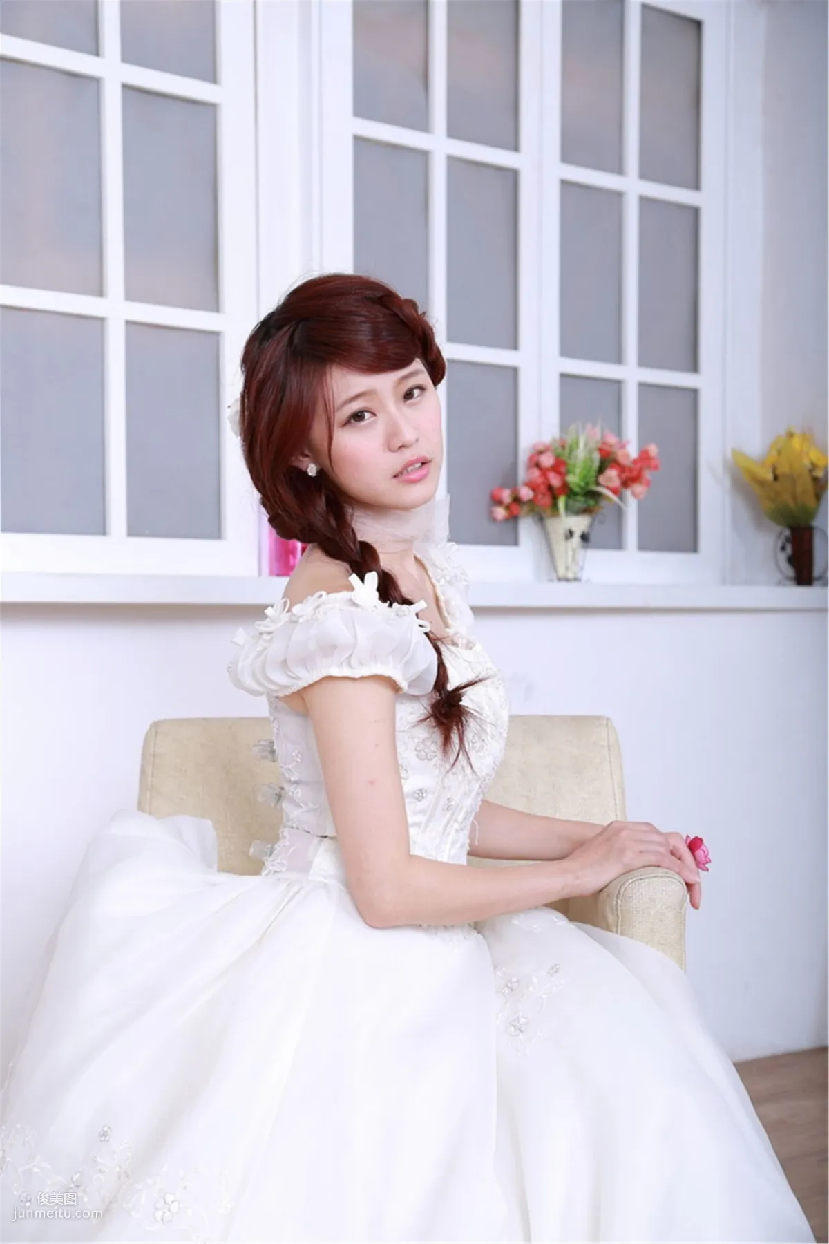 Taiwan Pure Girl Bai Bai / Li Yixuan, Electrical Engineering Girl Wedding Dress Studio Shoot Photo Set photo 22