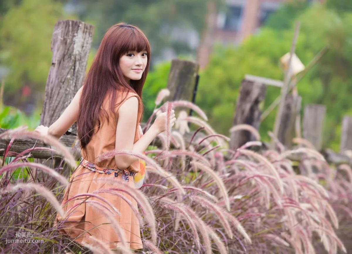 Taiwan Model Lin Gangyi Didy《3 Sets of Fresh Light Dresses》 Photo Collection photo 3