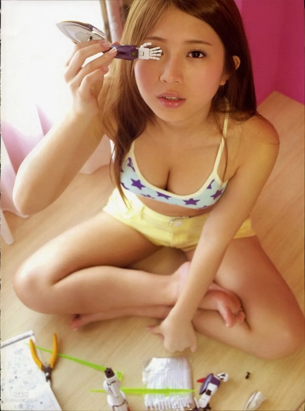 Ili Cheng: Web Idols photo 15