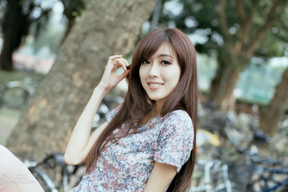 Kila Jingjing/Jin Yunqiao, Campus Beautiful Shoot Series Pictures Photo Collection photo 15
