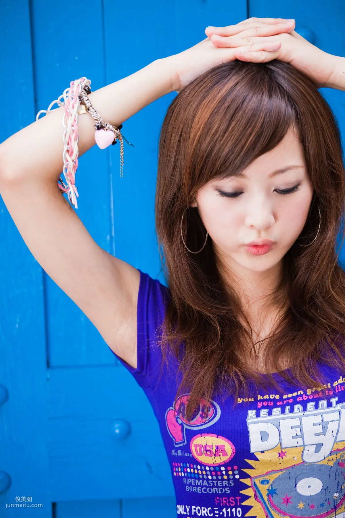 Zhang Yunfei/Mikako Gongguan Shopping District Outdoor Shoot Photo Set photo 6