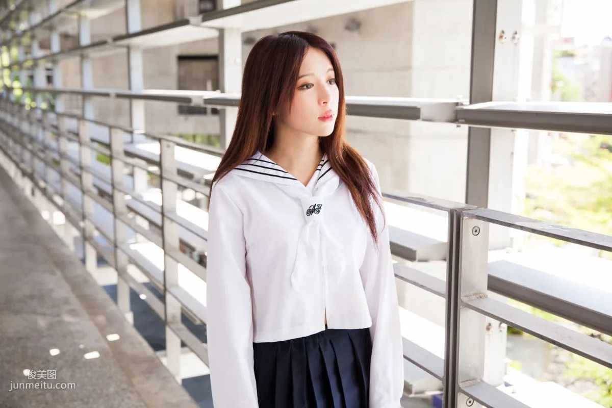 台灣美女張齊郡JULIE《長筒襪校服少女》寫真集 16