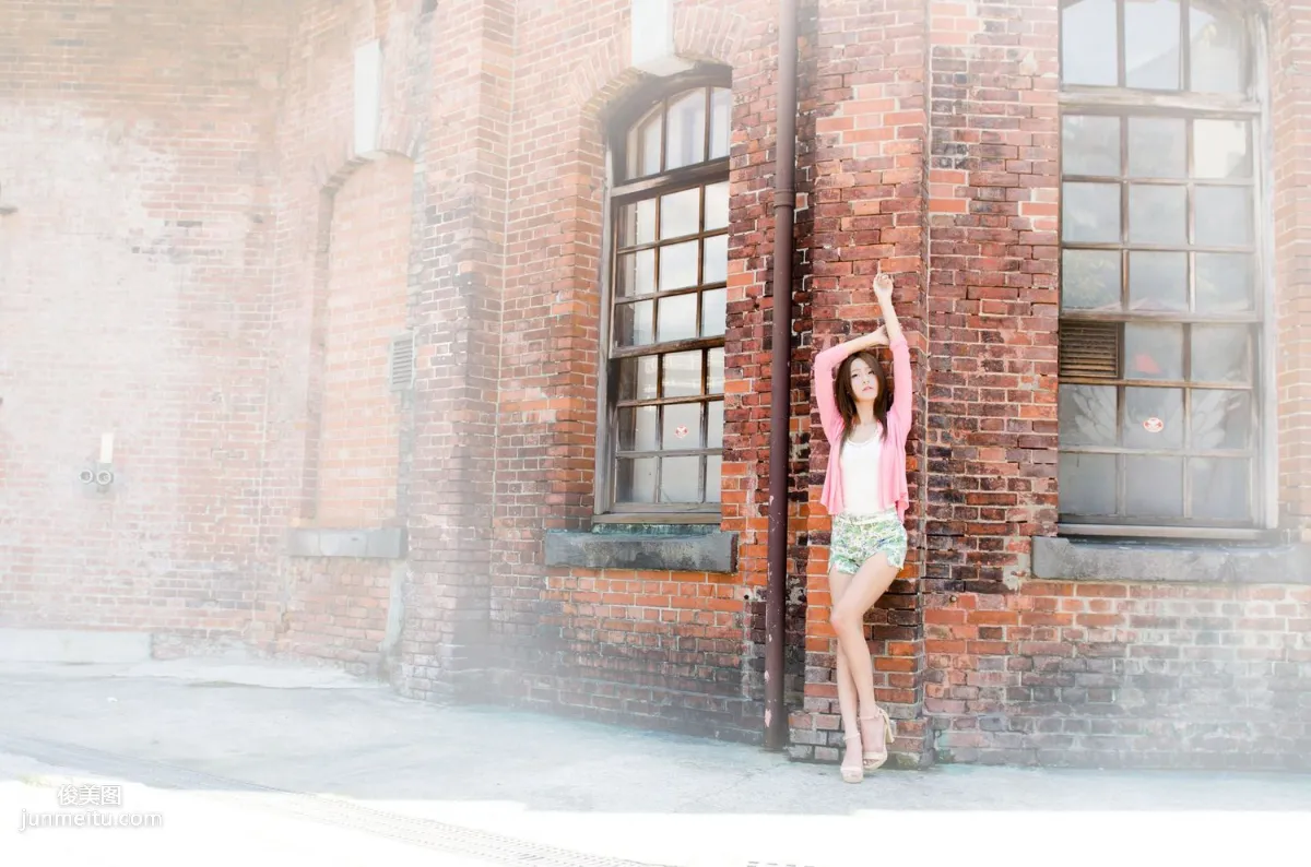 Winnie Xiaoxue / Zhuang Wenni, Urban Elf Outdoor Shoot Photo Set photo 44