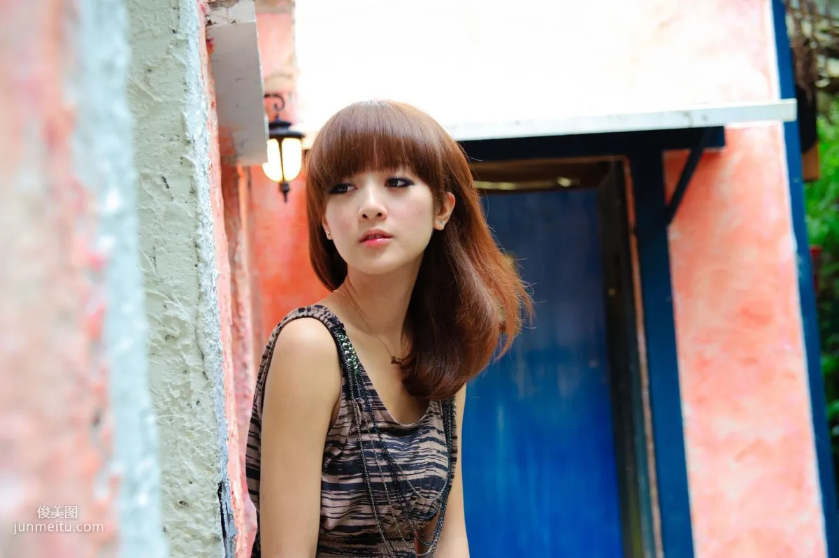 Zhang Kaijie / Mikako, Montmartre Cafe Outdoor Shoot Photo Set photo 39