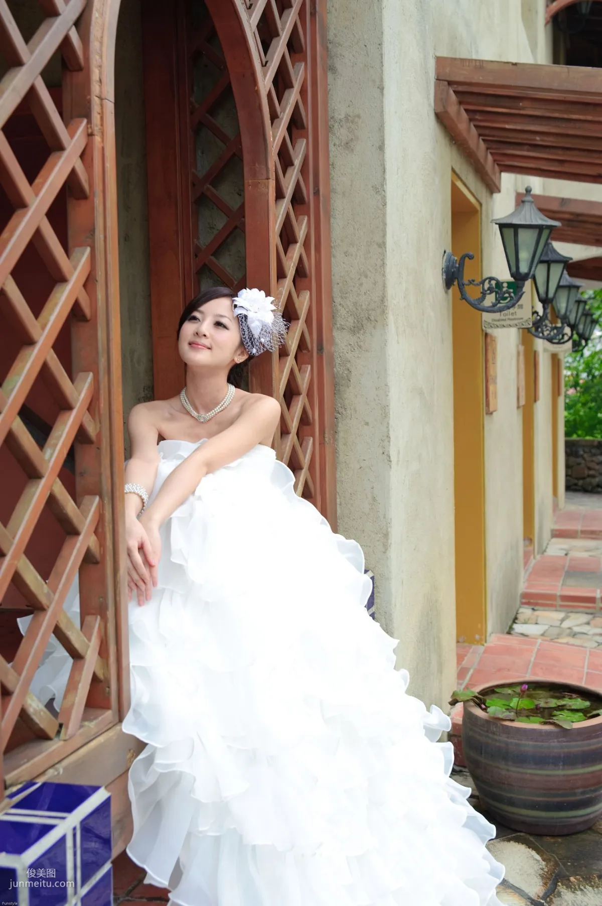 Zhang Kaijie / Zhang Yunfei "Sun Moon Lake + Paper Church (Wedding Dress)" Photo Set photo 6