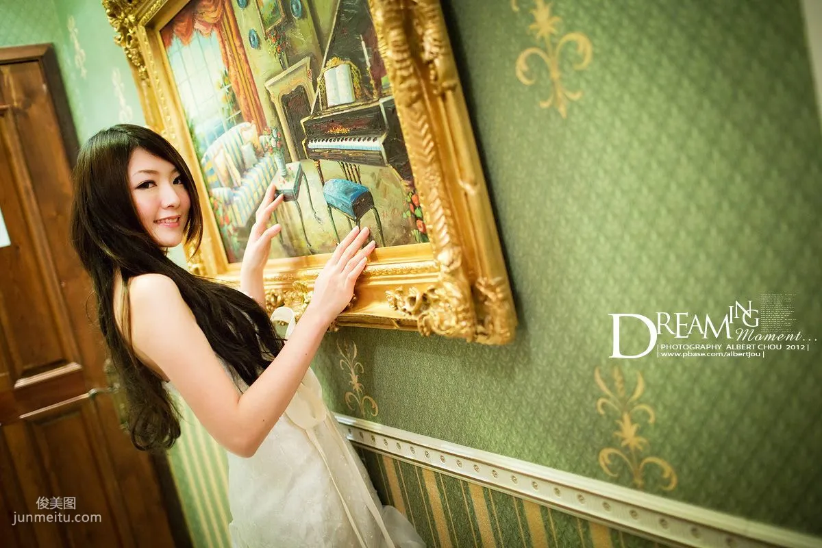 Taiwan Internet Celebrity Winnie Xiaoxue Qingjing Autumn Dream Moment Wedding Dress Chapter Photo Set photo 17