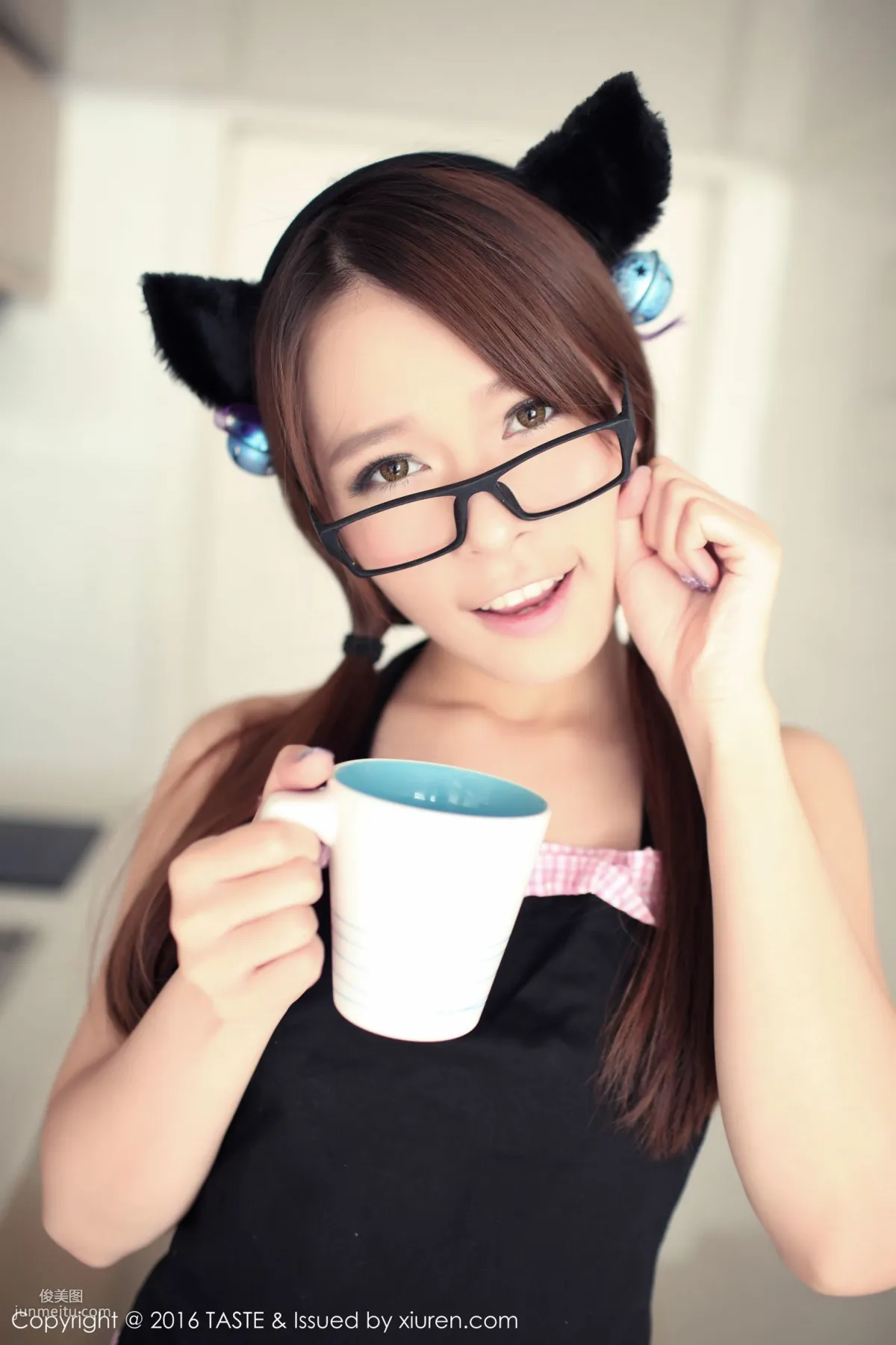 Carol Jiang, Cat-Ear Girl Kitchen Show + School Swimsuit Series [Wanwei Life] Vol.005 Photo Set photo 14