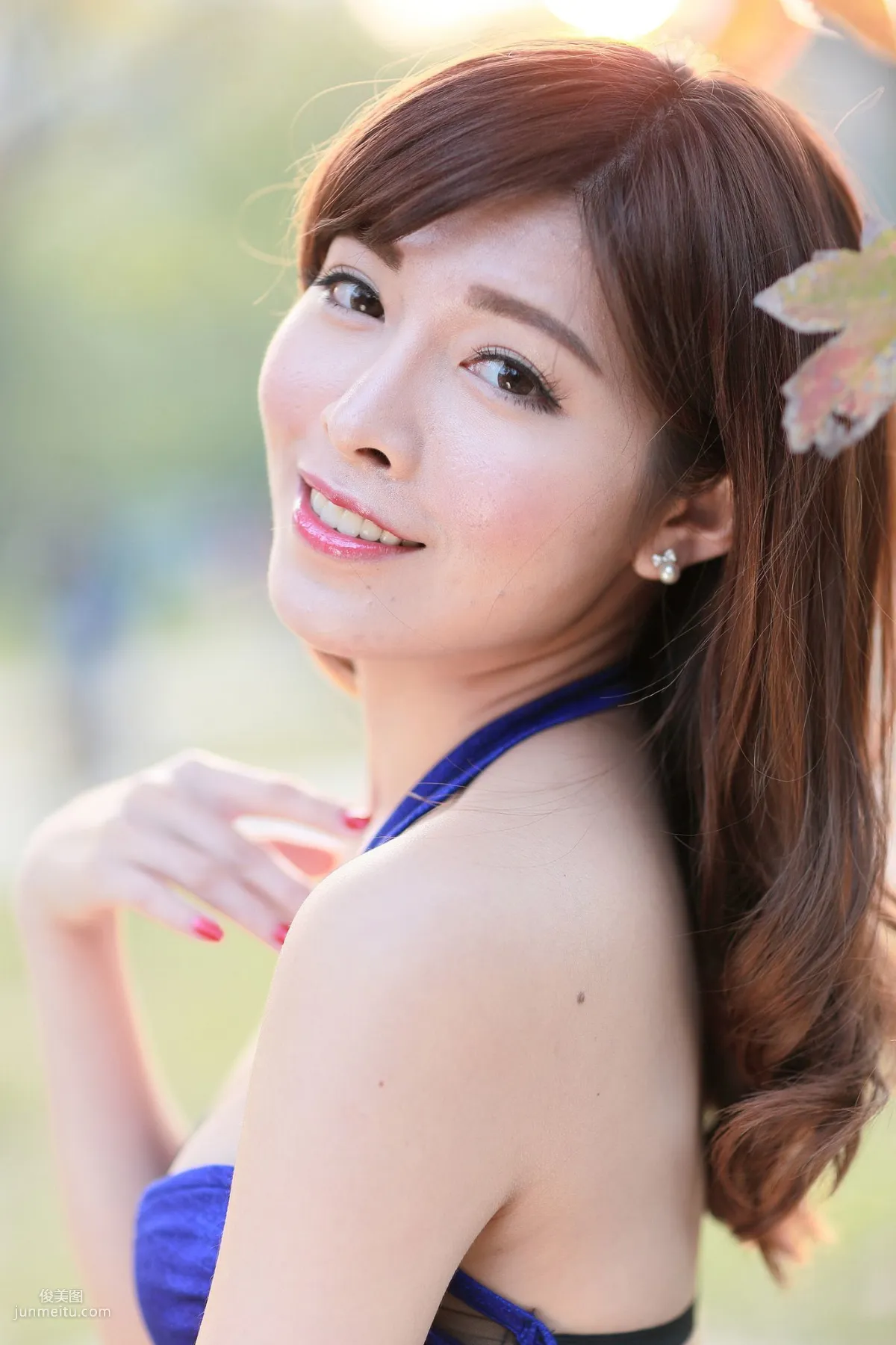 Ice Beauty Candy Liao, Early Summer Park Outdoor Shoot Photo Set photo 4