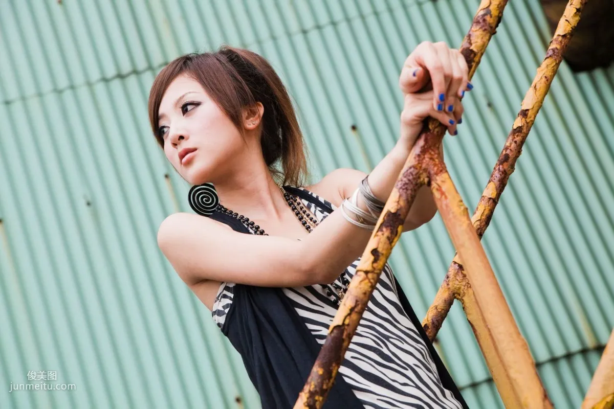 Mikako/Zhang Yunfei Bridgehead Sugar Factory Outdoor Shoot Photo Set photo 41