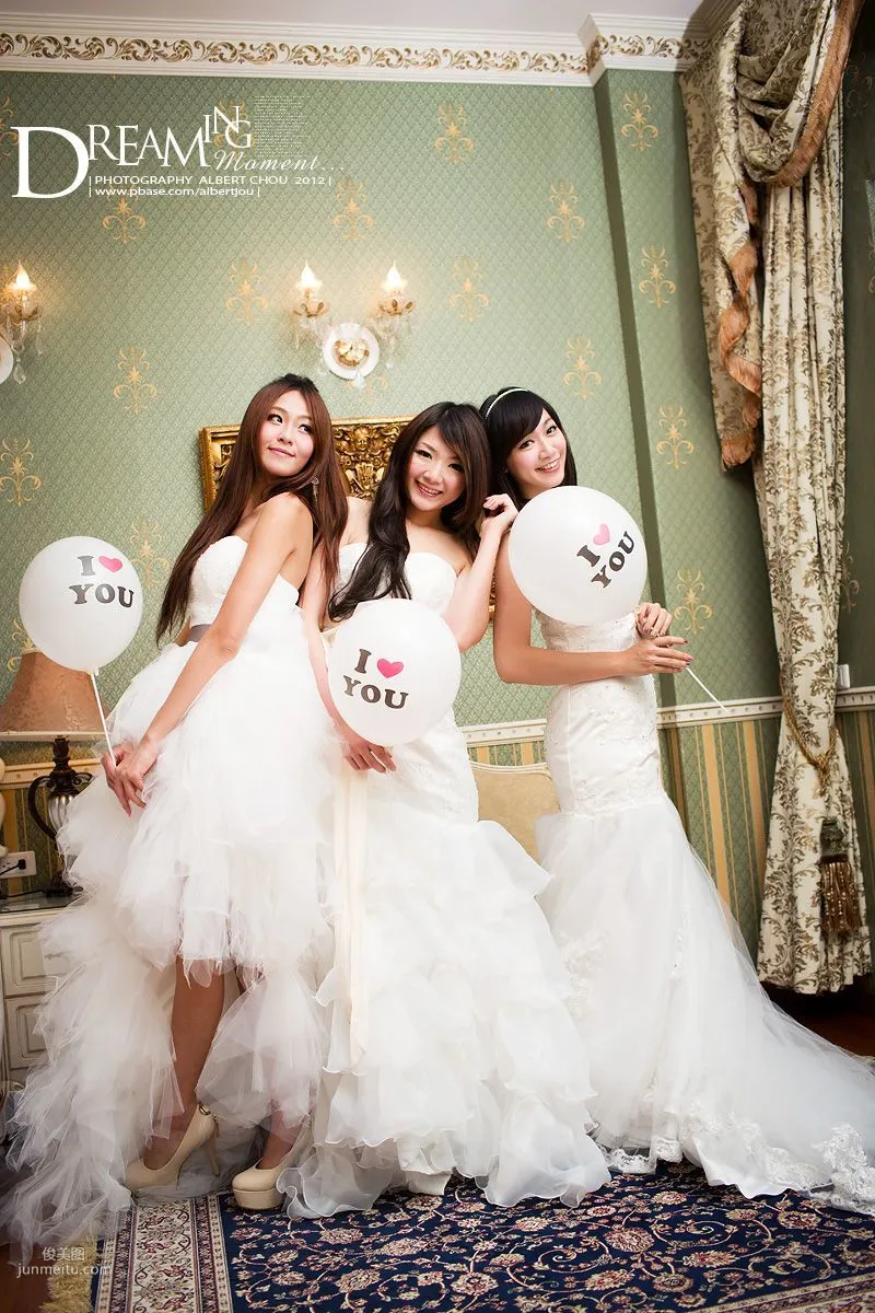 Taiwan Internet Celebrity Winnie Xiaoxue Qingjing Autumn Dream Moment Wedding Dress Chapter Photo Set photo 23