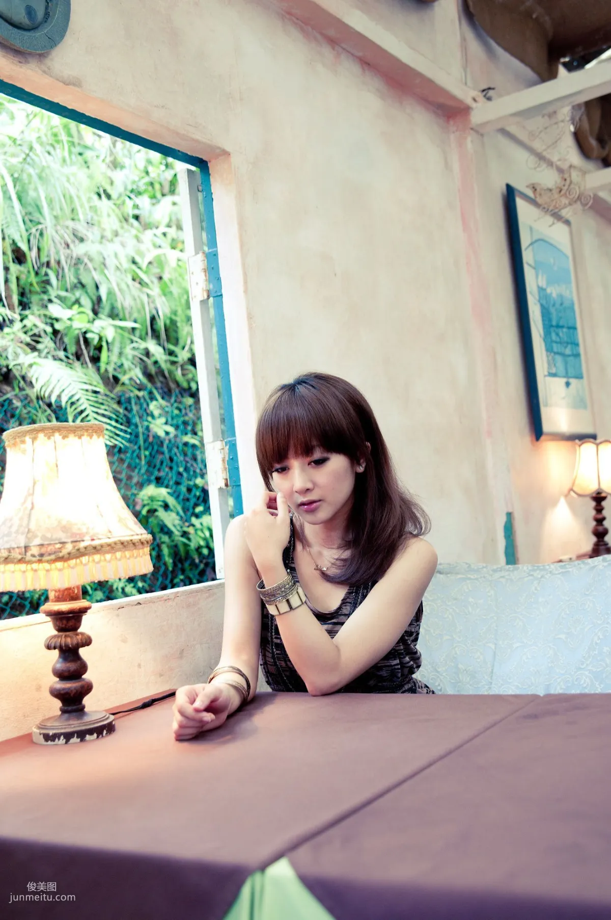 Zhang Kaijie / Mikako, Montmartre Cafe Outdoor Shoot Photo Set photo 27