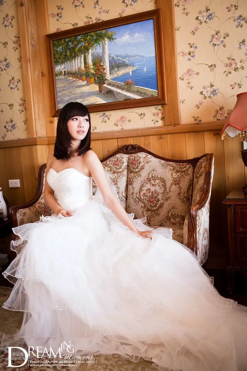 Taiwan Internet Celebrity Winnie Xiaoxue Qingjing Autumn Dream Moment Wedding Dress Chapter Photo Set photo 99