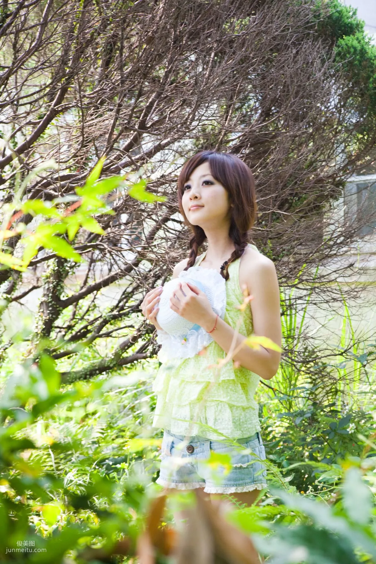 Taiwan Beauty Guo Zi MM Yangmingshan US Military Dormitory Outdoor Shoot Part 2 Photo Set photo 6