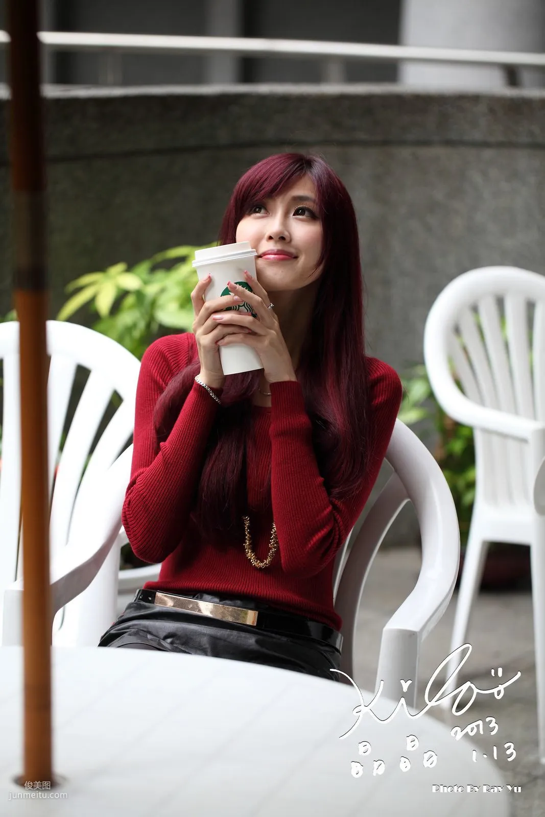 Jin Yunqiao/Kila Jingjing, Black Stockings Suit Skirt Street Snap Photo Set photo 25
