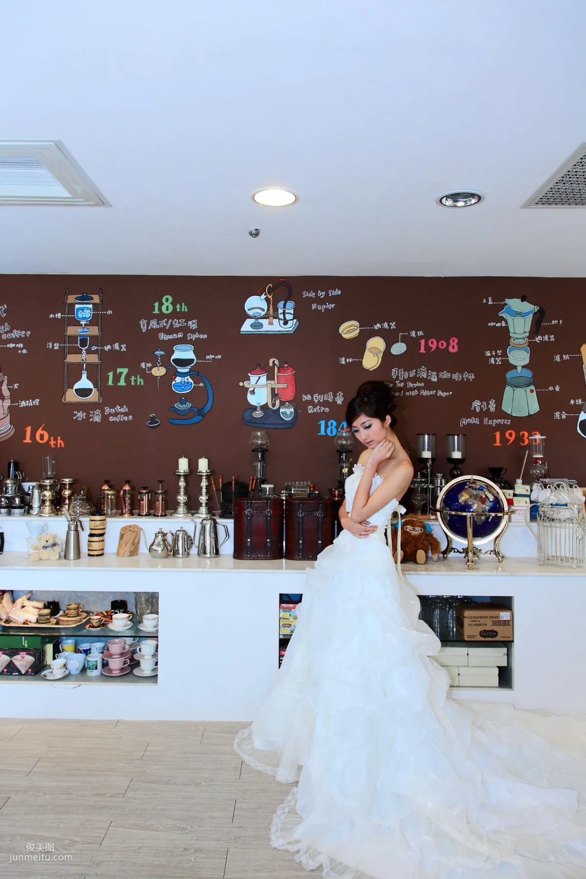 Taiwan Elegant Beauty Emily, Beautiful White Wedding Dress Photo Set photo 20