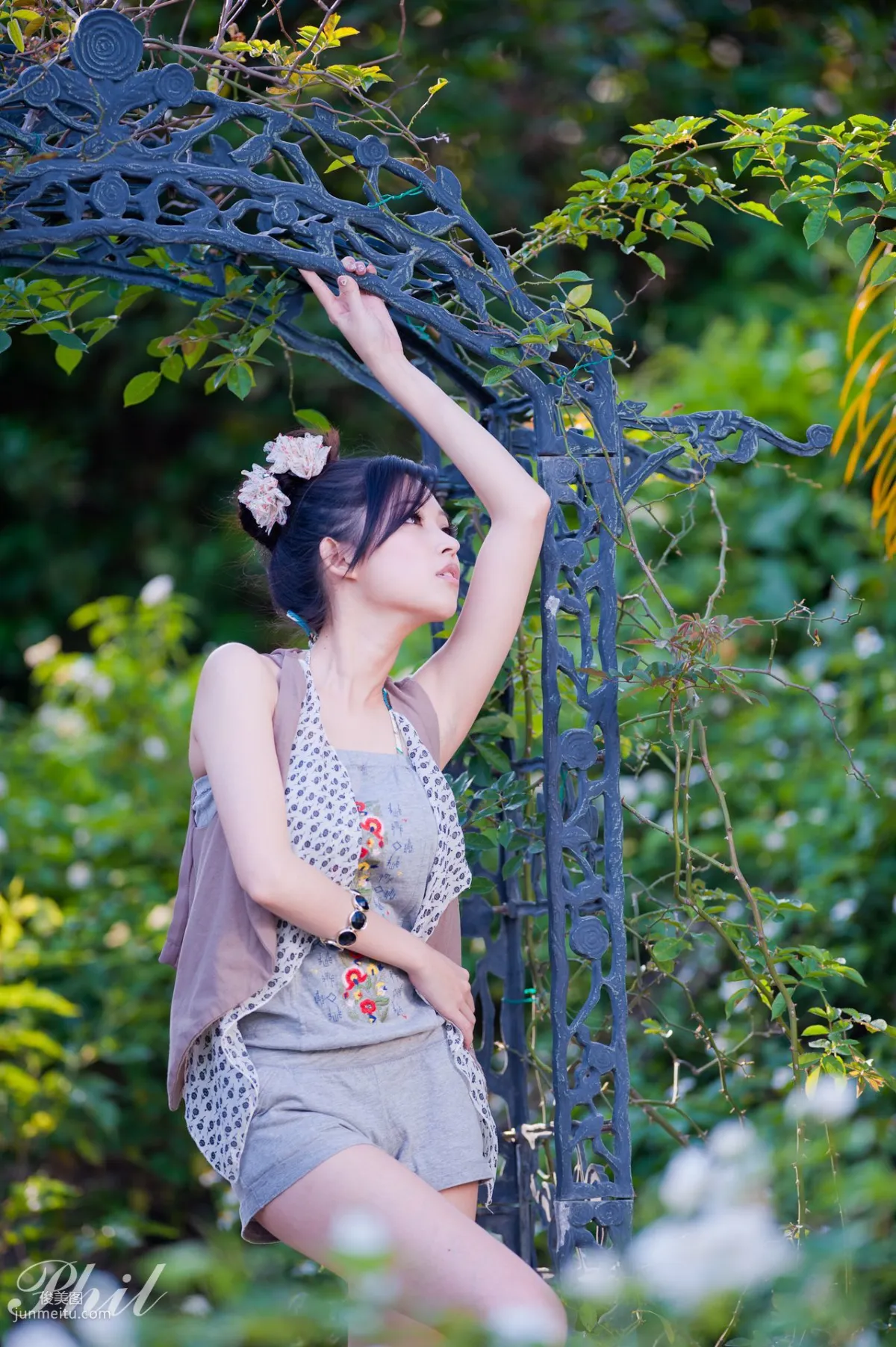 Taiwan Goddess Avy Du Kewei "Suspender Shorts Series" Fresh and Beautiful Outdoor Photo Set photo 26