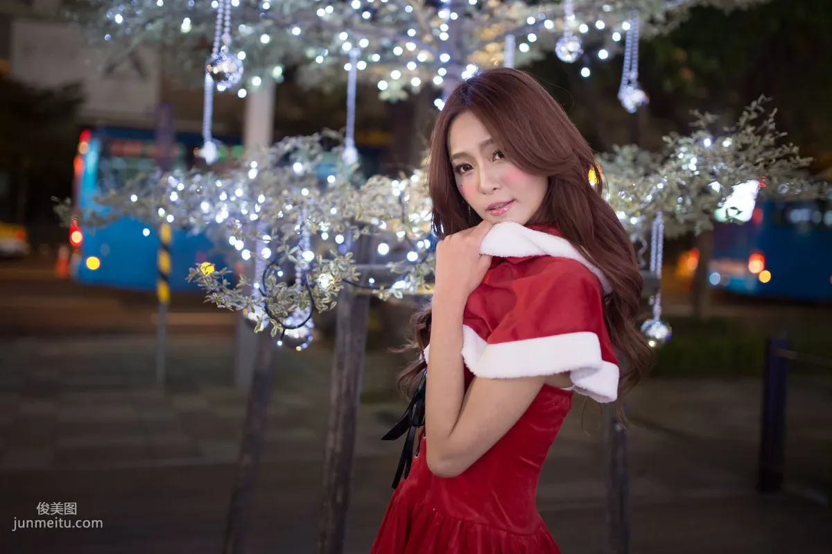 Winnie Xiaoxue/Zhuang Yonghui Christmas Short Skirt Night Shoot Photo Set photo 76