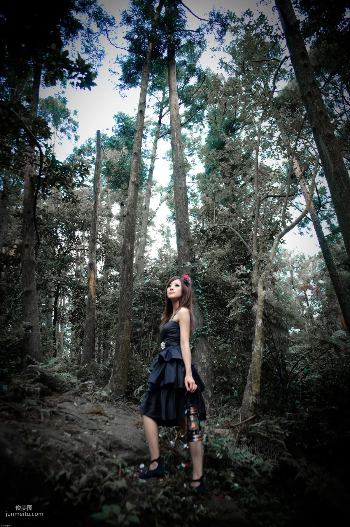 Guo Zi MM/Mikako White Waltz + Black Obsession Outdoor Photo Set photo 105