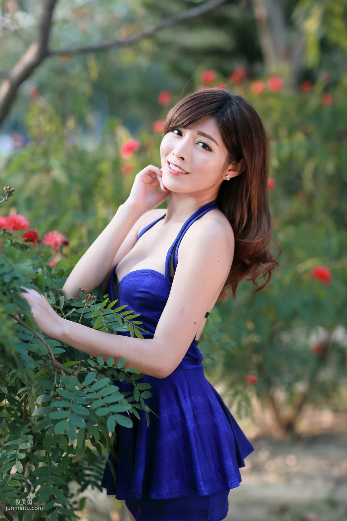 Ice Beauty Candy Liao, Early Summer Park Outdoor Shoot Photo Set photo 20