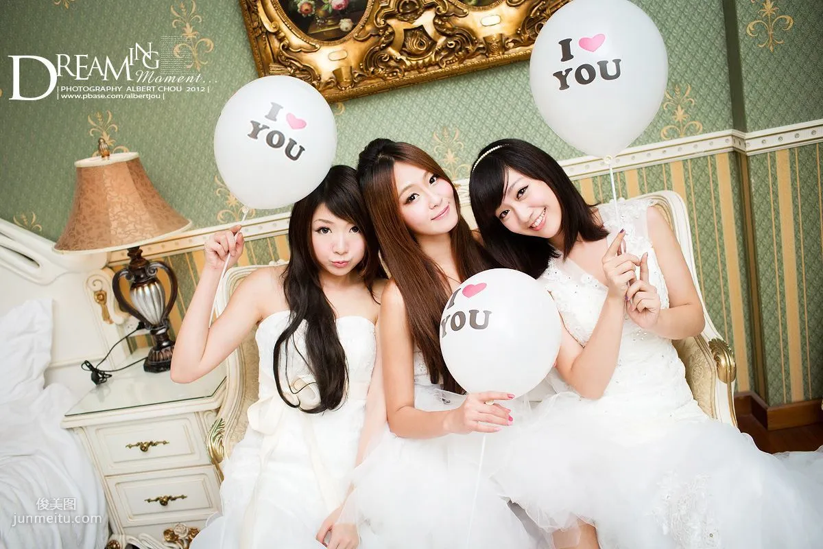 Taiwan Internet Celebrity Winnie Xiaoxue Qingjing Autumn Dream Moment Wedding Dress Chapter Photo Set photo 27