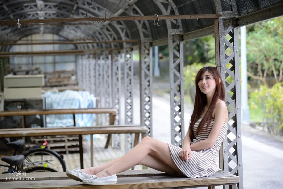 Liao Tingling, Kila Jingjing, Super Short Mini Skirt Series Outdoor Photo Set photo 71