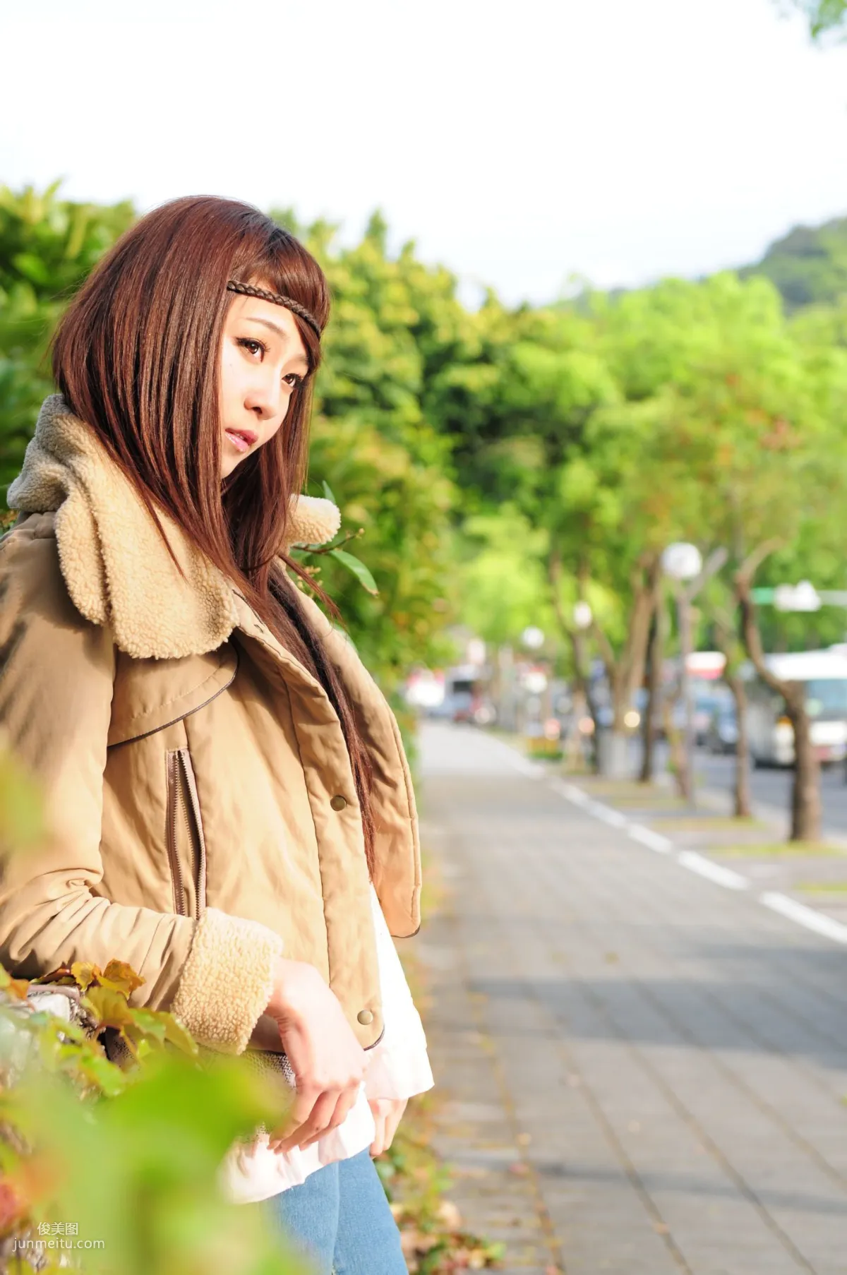 Winnie Xiaoxue / Zhuang Wenni, Tight Jeans Series Outdoor Shoot Photo Set photo 23