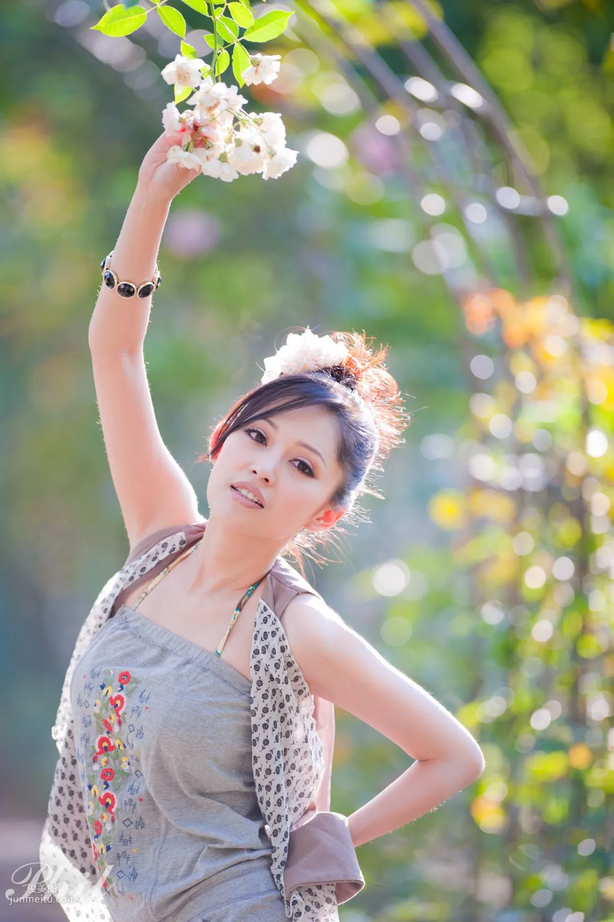 Taiwan Goddess Avy Du Kewei "Suspender Shorts Series" Fresh and Beautiful Outdoor Photo Set photo 14