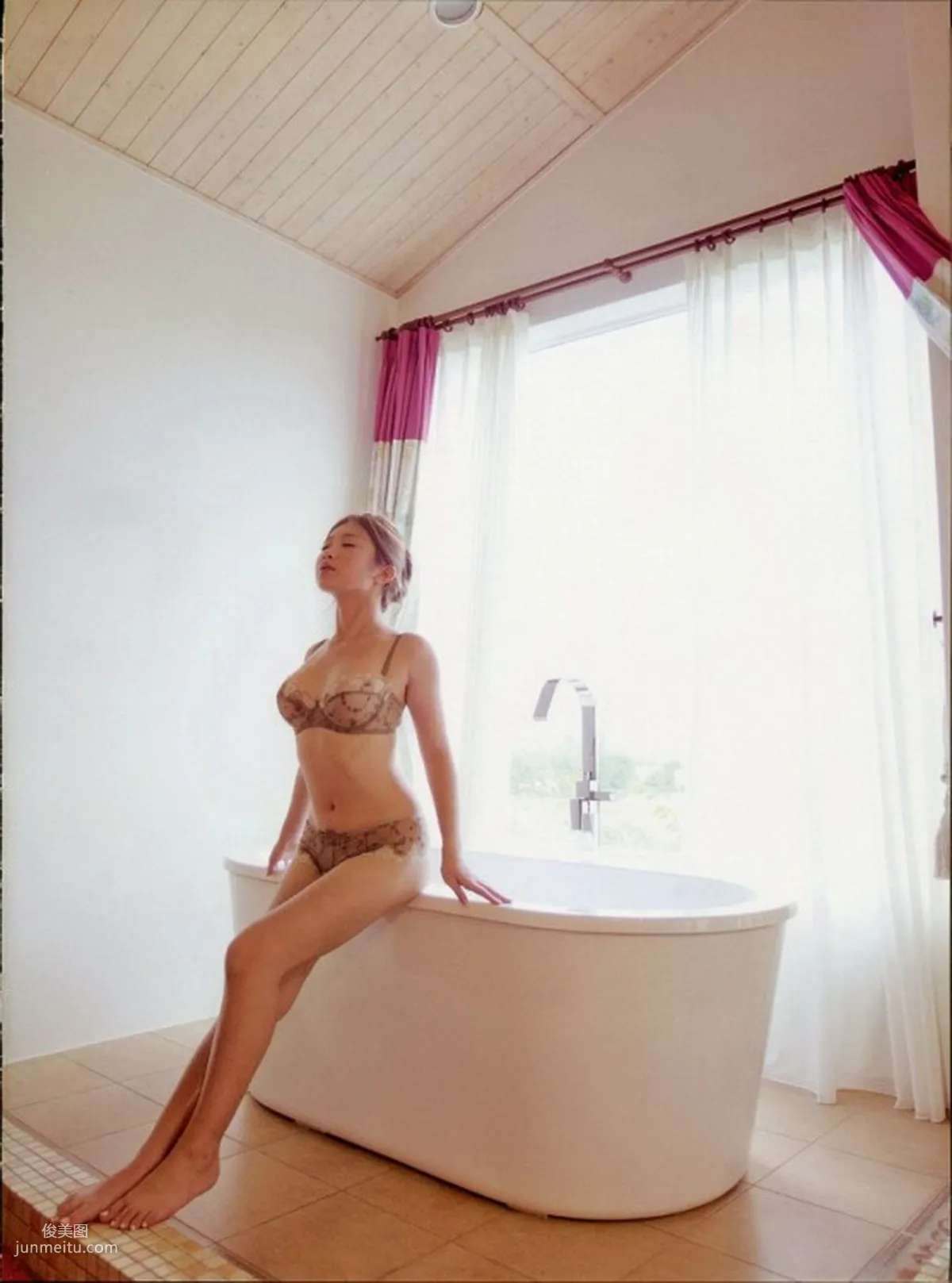 Ili Cheng: Web Idols photo 42