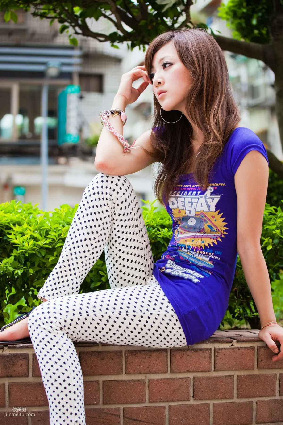 Zhang Yunfei/Mikako Gongguan Shopping District Outdoor Shoot Photo Set photo 22