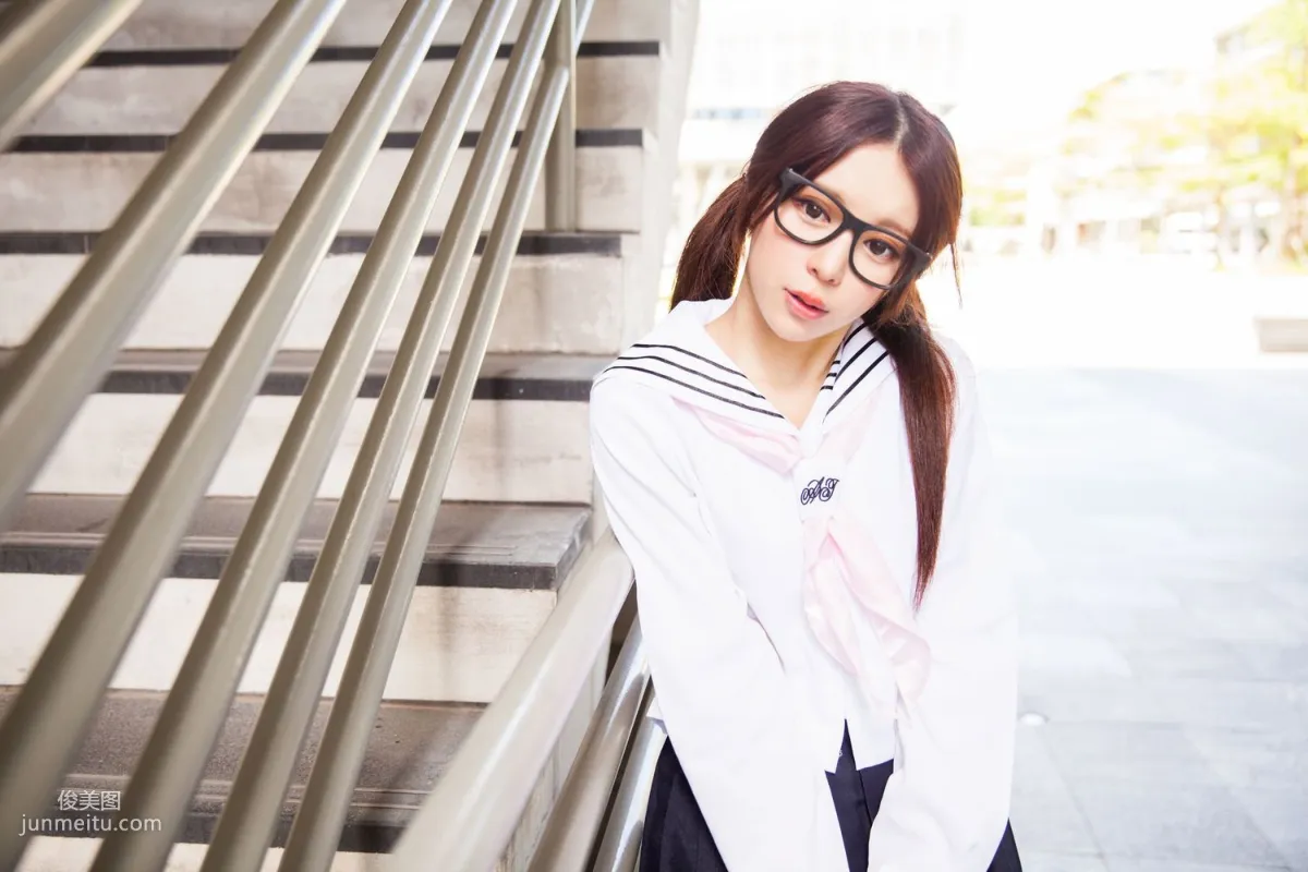 台灣美女張齊郡JULIE《長筒襪校服少女》寫真集 8
