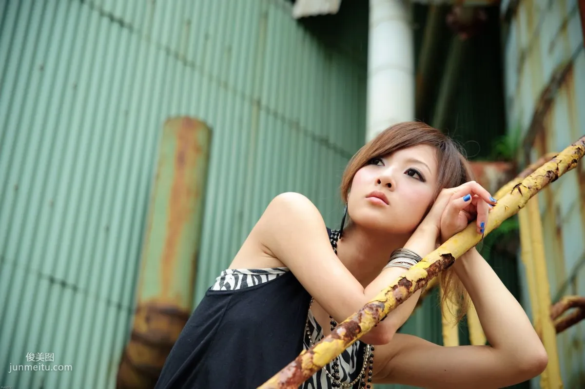 Mikako/Zhang Yunfei Bridgehead Sugar Factory Outdoor Shoot Photo Set photo 5