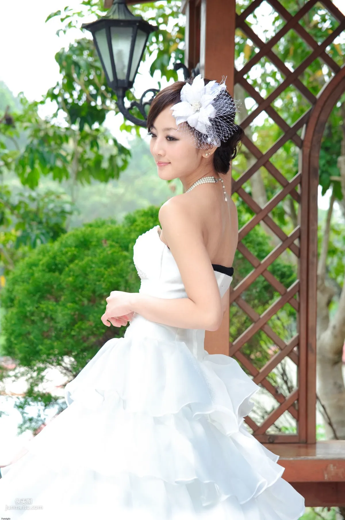 Zhang Kaijie / Zhang Yunfei "Sun Moon Lake + Paper Church (Wedding Dress)" Photo Set photo 11